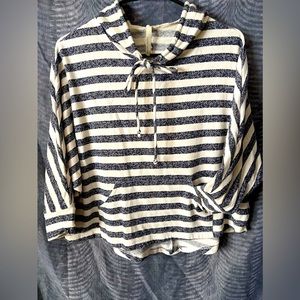 80’s Vibe Crop Hoodie